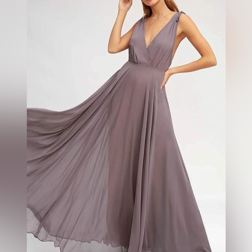 Lulus v neck chiffon maxi dress